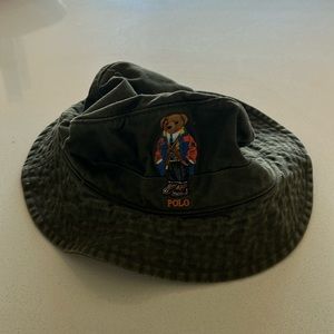Barely worn polo Ralph Lauren bucket hat olive green with bear
